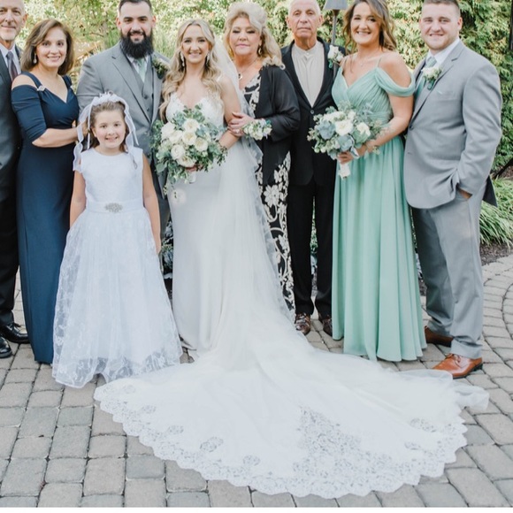 Martina Liana wedding dress - Picture 8 of 8